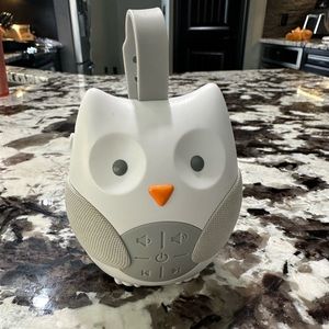 Skip hop owl sound machine